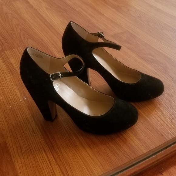 Crown Vintage Mary Jane Heels - Picture 2 of 4